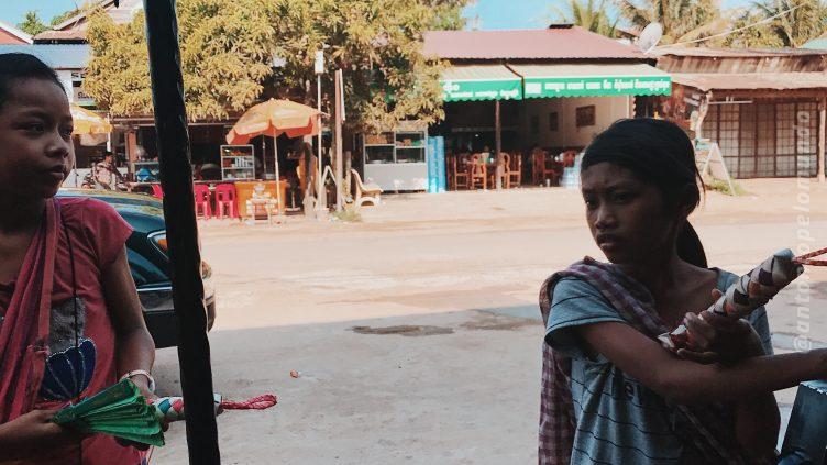 Exploração infantil no Camboja