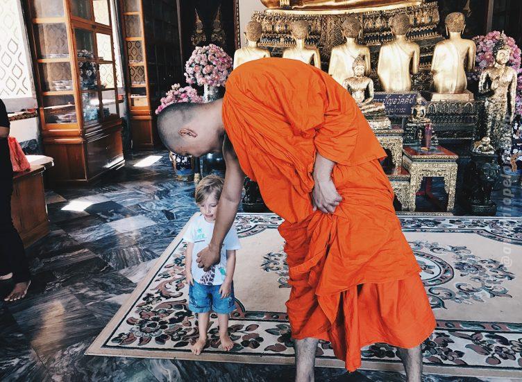 Monges no templo Wat Pho