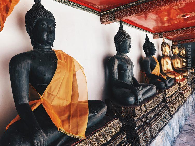 Coleção de imagens de Buda no Wat Pho em Bangkok