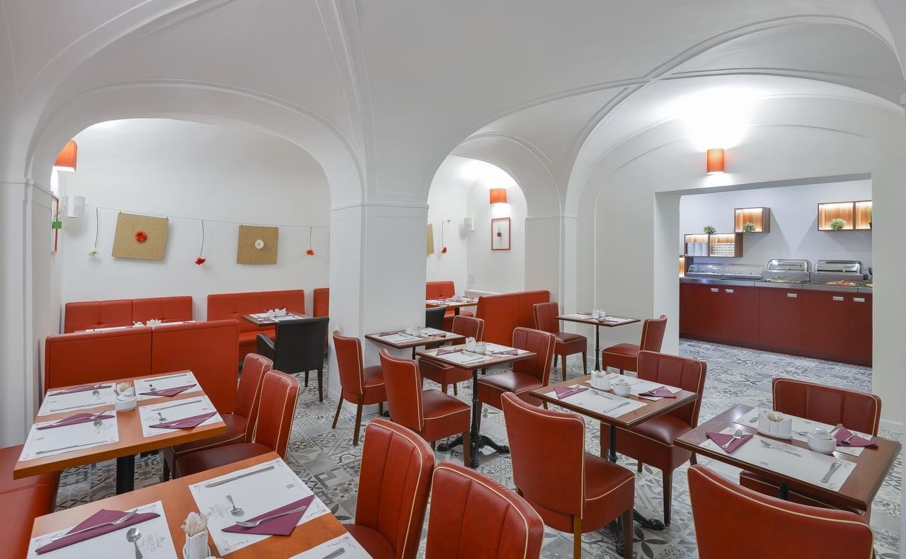 Restaurante do hotel Garden Court em Praga