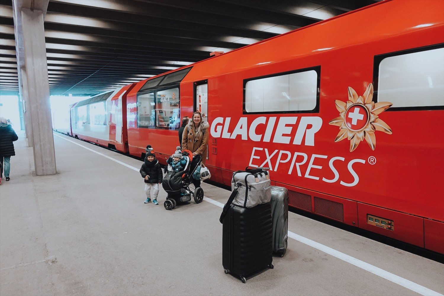 Glacier Express - O trem panorâmico mais famoso da Suíça 